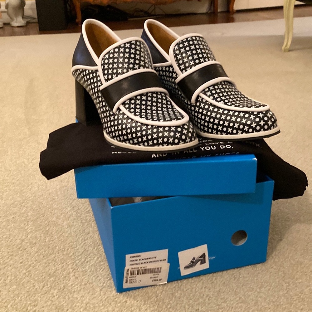 JOHN FLUEVOG Nimbus Poker, size 7.